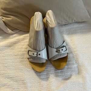 Cute Vintage White Leather Nine West Clogs - Size 9.5 Medium